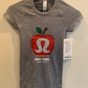 Lululemon Swiftly Tech with Mosaic NYC Apple Design